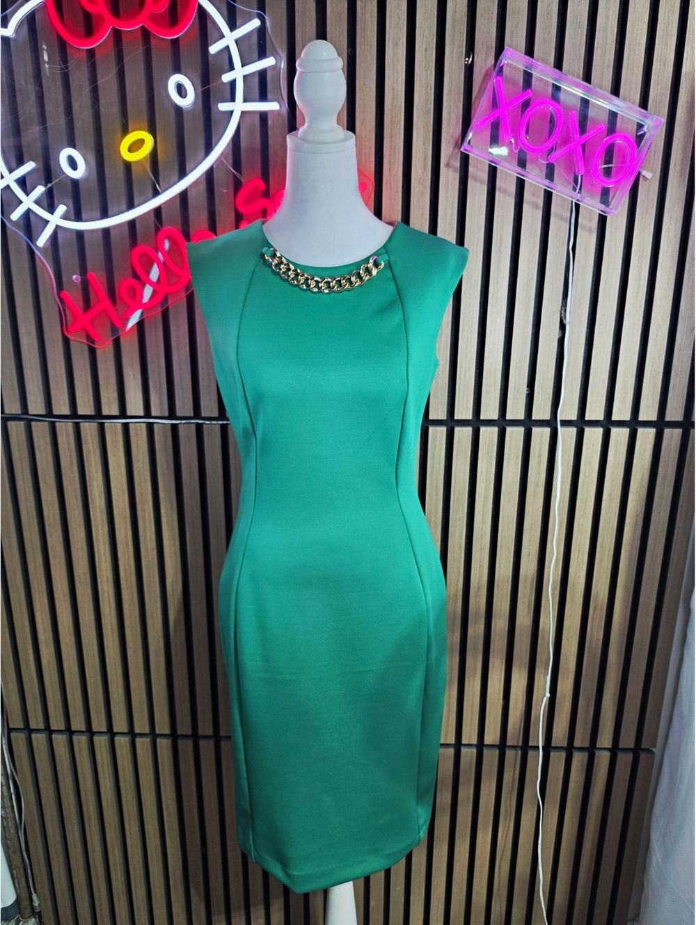 Calvin Klein Women's Size 4 Green Sheath Dress Gold Chain Neck Sleeveless